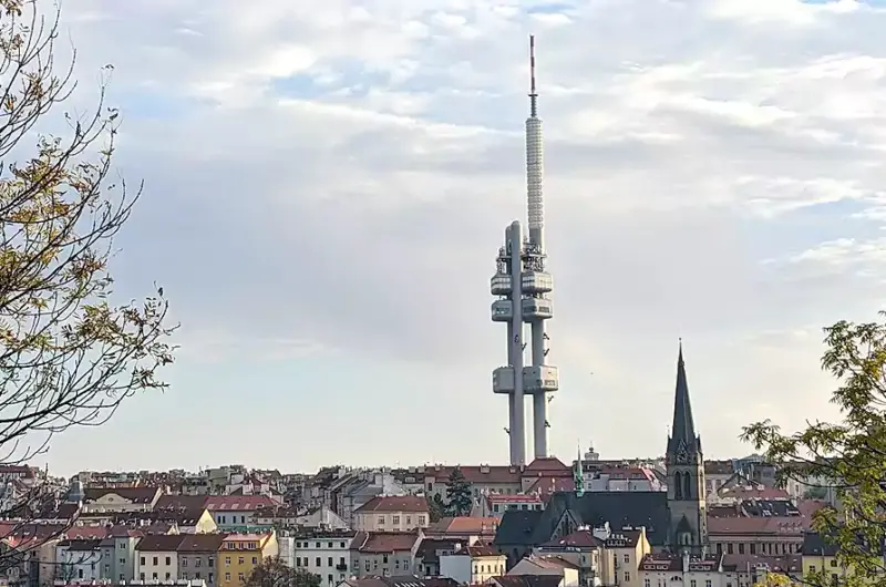 Dzielnica Pragi Žižkov (fot. Zdeněk Fekar/Unsplash)