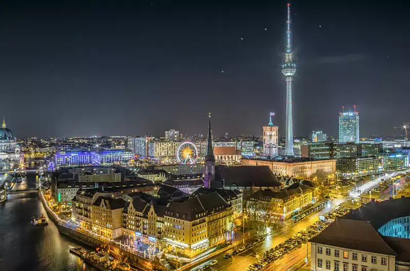 Berlińska Wieża Telewizyjna (fot. Stephan Widua/Unsplash)