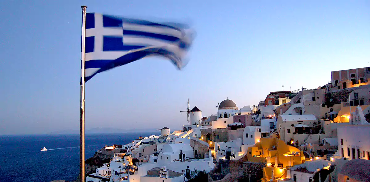 Grecka wyspa Santoryn (fot. Matt Artz/Unsplash)