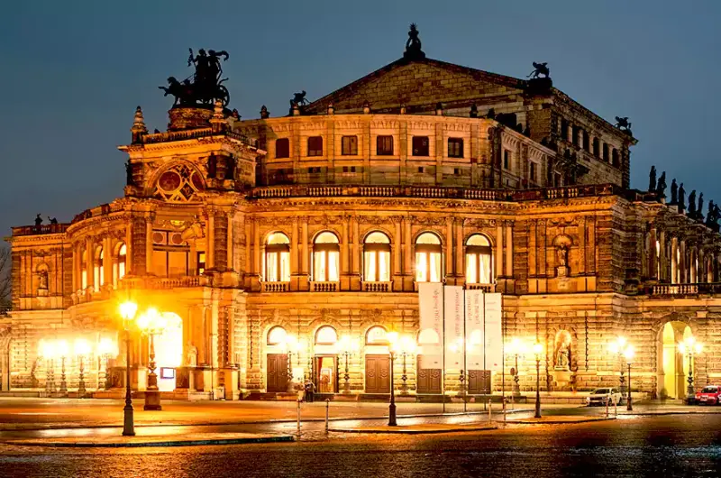 Opera Sempera w Dreźnie. (fot. Niklas Jeromin / Pexels)