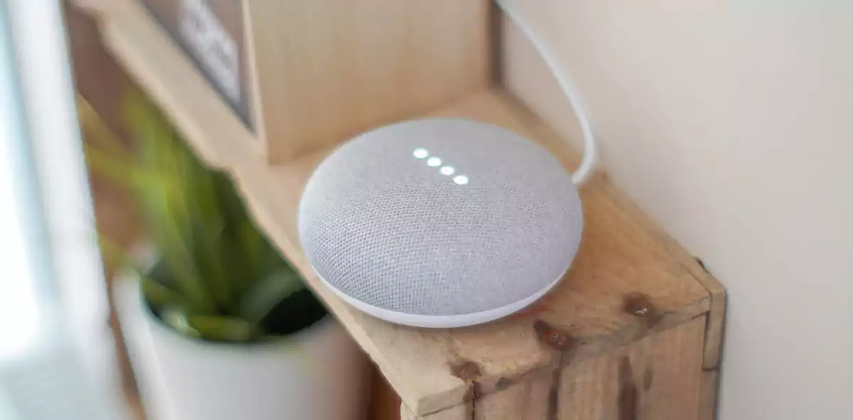 Inteligentny głośnik Google Nest (fot. John Tekeridis/Pexels)
