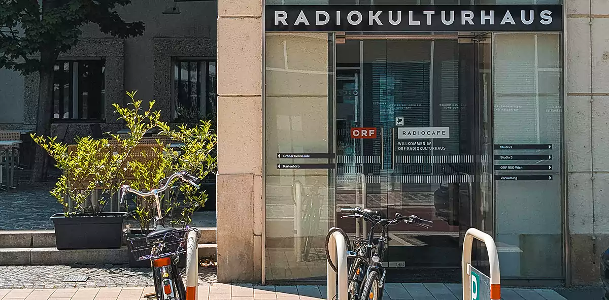 Budynek najstarszej stacji radiowej w Austrii (fot. Alexey Kuleshov/Unsplash)