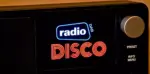 Radio Disco odbierzesz w DAB+ (fot. sztuczna inteligencja)